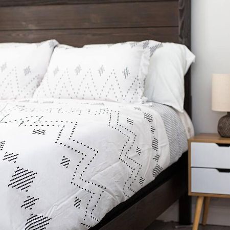 Beautiful & Cozy 1 Bedroom 1 Bath In The Westshore Victoria Eksteriør billede