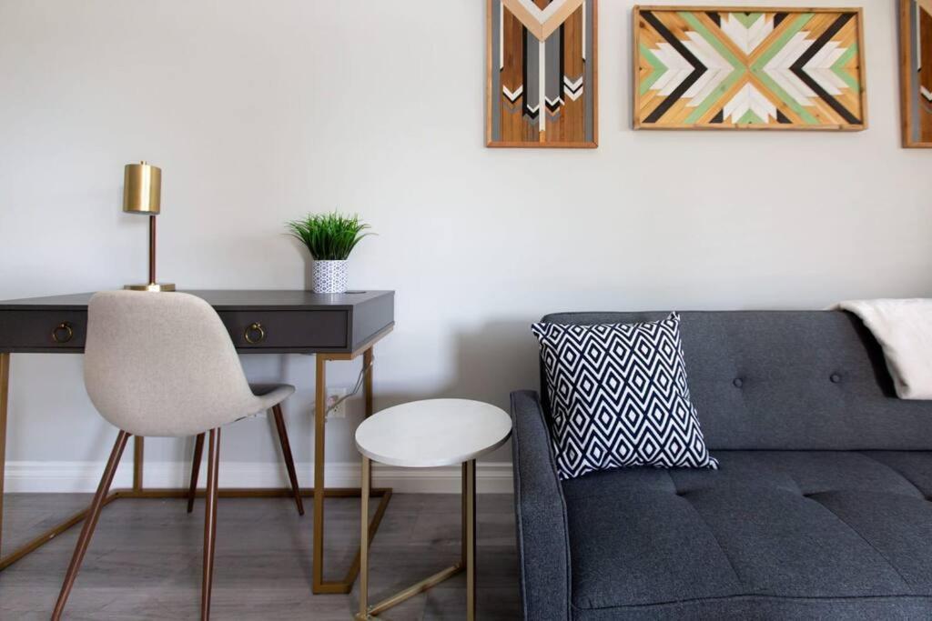 Beautiful & Cozy 1 Bedroom 1 Bath In The Westshore Victoria Eksteriør billede